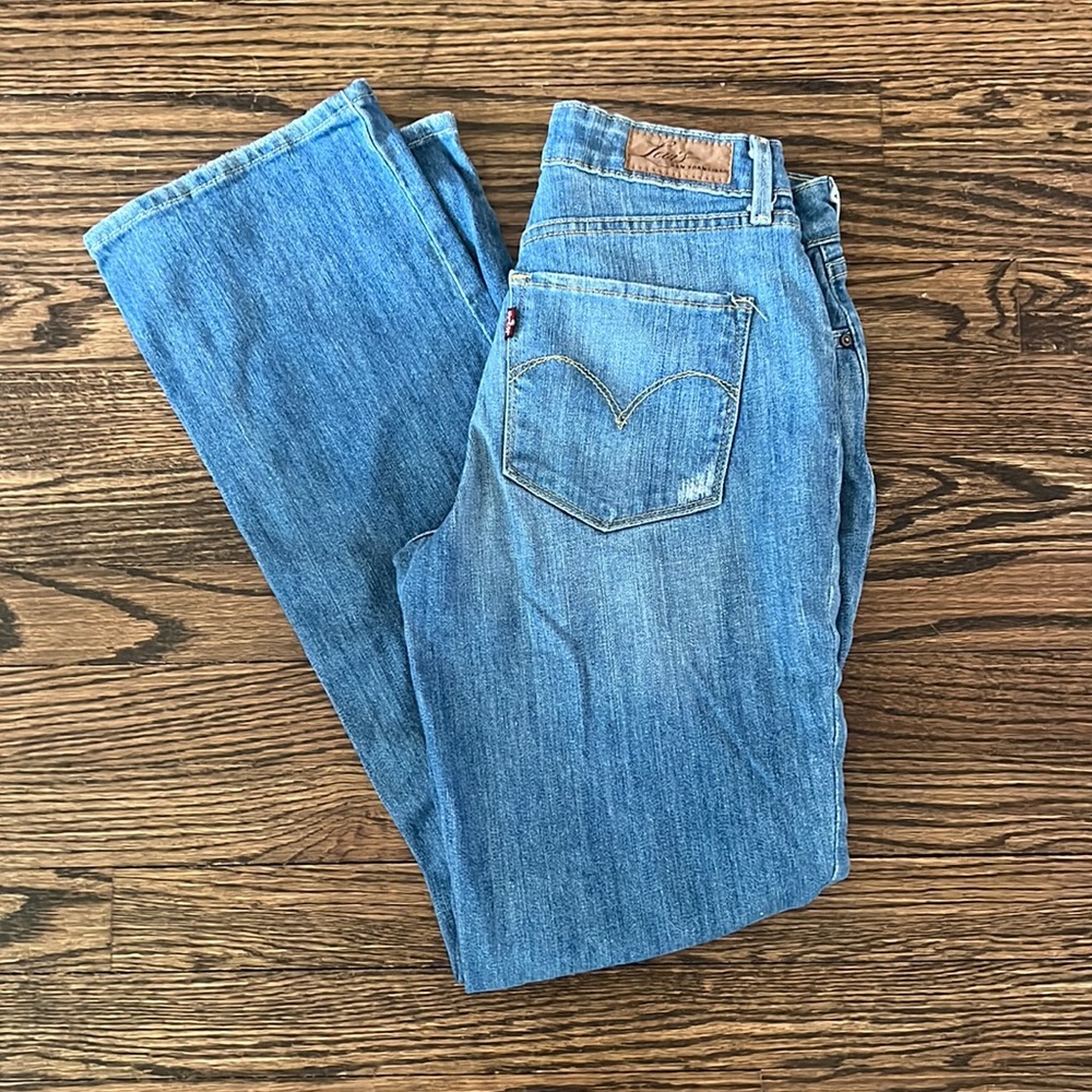 Bold Curve Classic Straight Leg